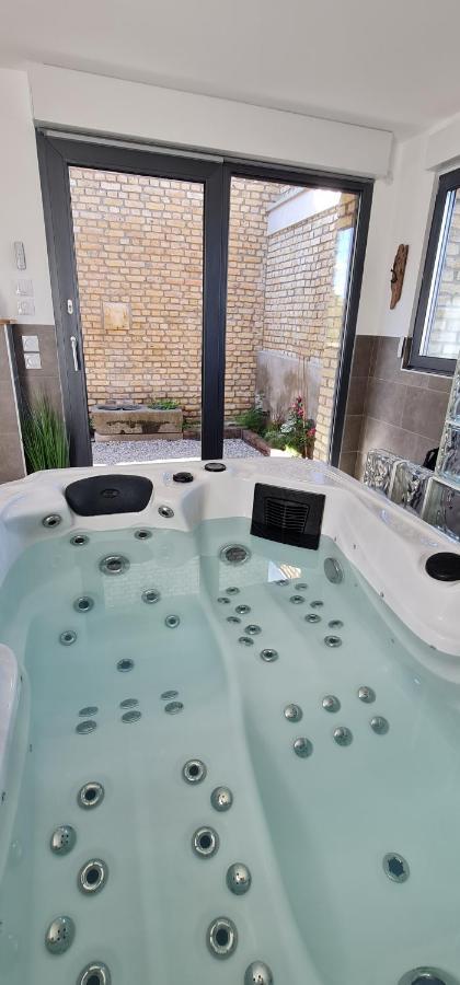 Le Pigeonnier Spa Du Panty Gite Rural De Charme Saint-Tricat ภายนอก รูปภาพ